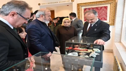 Başkan Aktaş, Kabe örtüleri sergisini gezdi