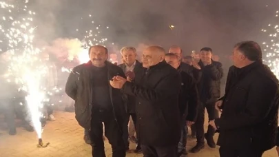 Başkan Esat Öztürk Mahallelerde Coşkuyla Karşılanıyor