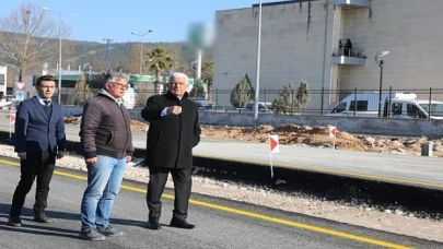 Başkan Gürün Menteşe’de Devam Eden Yol Çalışmasını İnceledi