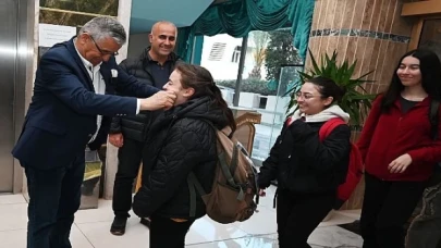 Başkan Topaloğlu’ndan öğrencilere iftar yemeği