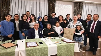 Başkan Topaloğlu’ndan tiyatro oyuncularına iftar yemeği