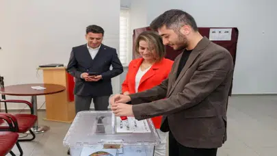 Bilecik’te Vali Aygöl ve eşi birlitke oy kullandı