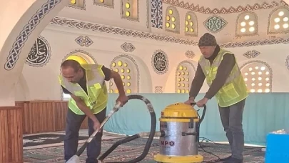 Burhaniye Belediyesi tarafından Ramazan ayı öncesinde, ibadethanelerde temizlik çalışmaları başlatıldı