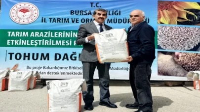 Bursa’da İrfaniyeli üreticilere ayçiçeği tohumu desteği