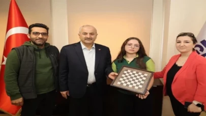 Dereceye giren öğrencilerin  ödülleri Başkan Büyükgöz’den