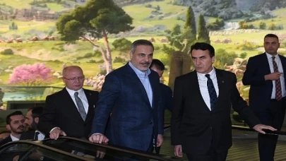 Dışişleri Bakanı Hakan Fidan Panorama 1326 Bursa’da gençlerle buluştu