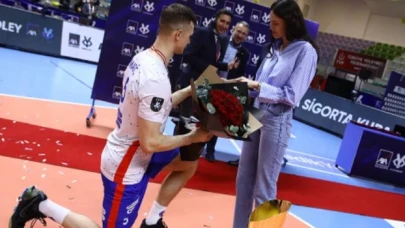 Erkekler Kupa Voley finalinin ardından sürpriz evlilik teklifi
