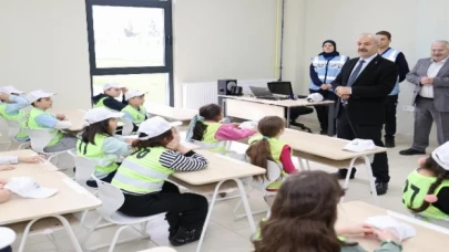 Gebze’de ilk trafik dersi Başkan Büyükgöz’den