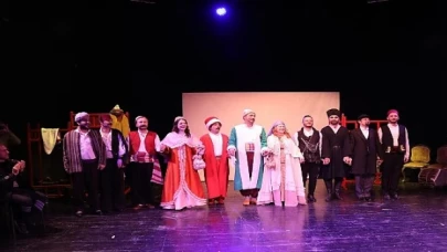 Geleneksel Tiyatromuzun İki Klasiği Meddah ve Ortaoyunu Seyirciyle Buluştu