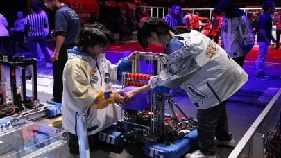 Genç Mucitler Arenada: İstanbul’da Gerçekleşen Robotik Yarışmalarının İlk Yarısı Tamamlandı