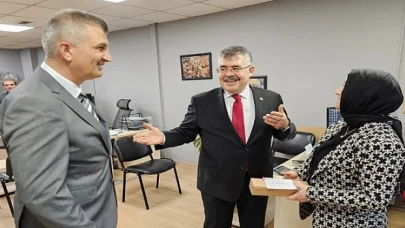 Gölcük’te Kadınlar Günü Törenle Kutlandı