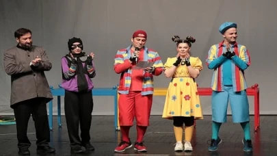 İstanbul Büyükşehir Belediyesi Şehir Tiyatroları, Eftal Gülbudak’ın yazıp yönettiği “Masal (Sözsüz Oyun)” adlı çocuk oyununu seyirciyle buluşturdu