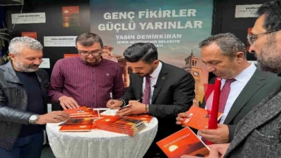 İzmir’de bağımsız genç başkandan imza günü