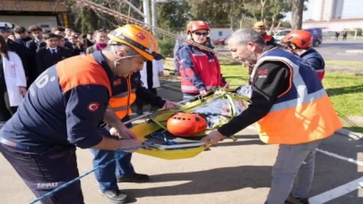 İzmir’de gençlere afet bilinci aşılanıyor