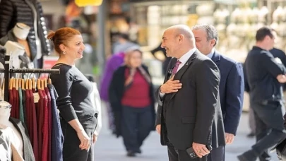 Kemeraltı esnafından Başkan Soyer’e sevgi seli  “Bu alkışlar aldığım en büyük ödül”