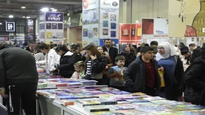 Kitap tutkunları Bursa’ya akın ediyor