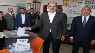 Konya’da Başkan Altay yerel için oyunu kullandı