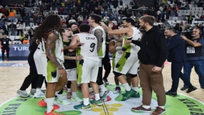 Manisa BBSK yerini koruyor