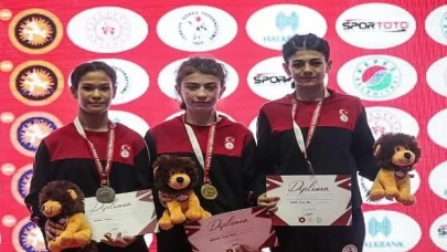 Nevşehir Belediyesi Gençlik ve Spor Kulübü güreşçisi Liva Nur Çelik 3.’ncü olarak gümüş madalya kazandı