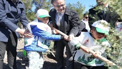 Özel Çocuklar Fidan Dikti