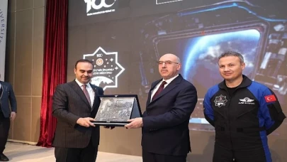 Sanayi ve Teknoloji Bakanı Mehmet Fatih Kacır ve Türkiye Milli Uzay Programı Kapsamında Uzaya gönderilen ilk Türk Astronot Alper Gezeravcı DEÜ’lü Gençlerle Bir Araya Geldi