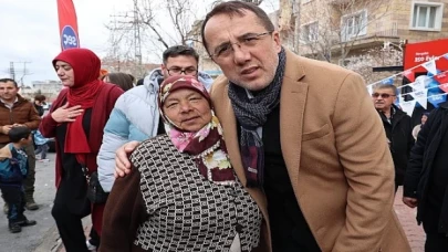 Seçim çalışmalarını sürdüren AK Parti Nevşehir Belediye Başkan Adayı Dr. Mehmet Savran, gittiği her yerde halkın yoğun ilgisi ile karşılanıyor