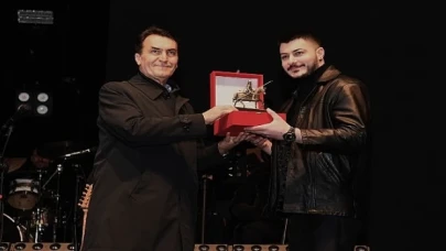 Semicenk’i dev meydandan 80 bin kişi askere uğurladı