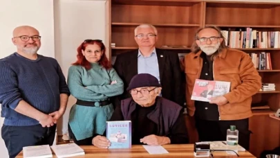 TİP yöneticileri Karşıyakalı Yazar Zeki Büyüktanır’ı ziyaret etti