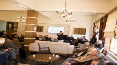 Vefa Konağı sakinlerine akılcı ilaç kullanımı anlatıldı