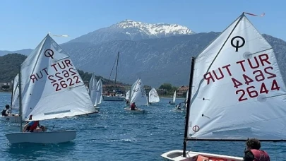 Yat ve yelken sporu Kemer’de gelişiyor