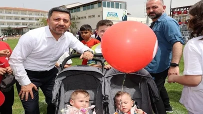 23 Nisan Ulusal Egemenlik ve Çocuk Bayramı, tüm yurtta olduğu gibi Nevşehir’de de coşkuyla kutlandı. Törene Nevşehir Belediye Başkanı Rasim Arı’da katıldı