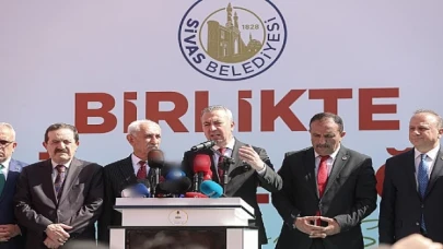 31 Mart Yerel Seçimlerinde Sivas Belediye Başkanı olarak seçilen Dr. Adem Uzun görevi devraldı