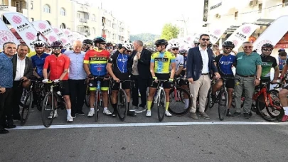 580 sporcu Kemer’de pedal çevirdi