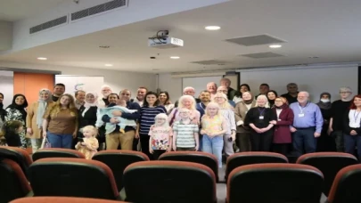 Albinolar İzmir’e çıkarma yaptı