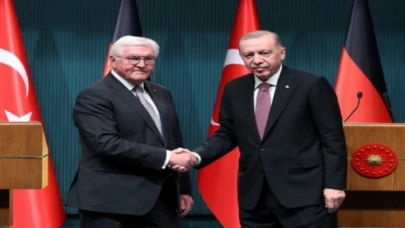 Almanyalı mevkidaşına tarihi mektubun birebir basımını hediye etti