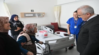 Antalya Kumluca’da bayram ziyaretleri