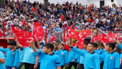 Ayvalık’ta coşkulu kutlama