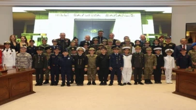 Bakan Güler, TRT Çocuk Korosu ile buluştu