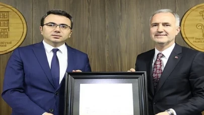 Başkan Alper Taban Mazbatasını Aldı