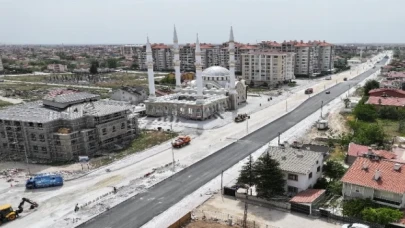 Başkan Altay: “Küçük Aymanas Caddesi’nde sıcak asfalt çalışmasına başladık”