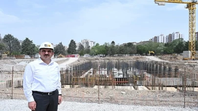 Başkan Altay: “Mevcut Ağaçlara Göre Şekillendirerek Türkiye’nin En İkonik Kütüphanesini Gençler İçin Yapıyoruz”