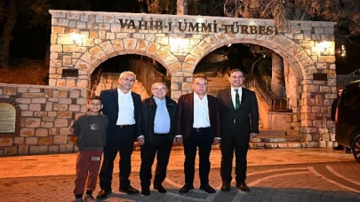 Başkan Böcek Kadir Gecesi’ni Elmalı’da geçirdi