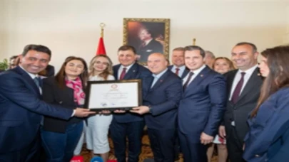 Başkan Cemil Tugay görevi devraldı