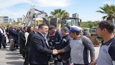 Başkan Demir belediye personelleri ile bayramlaştı