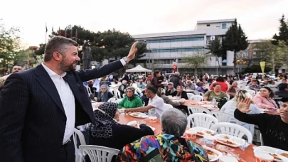 Başkan Duman iftar ve sahurda hemşehrileriyle buluştu