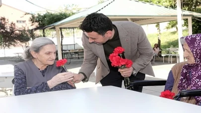 Başkan Önal, bayramın ilk gününde ilçe sakinleriyle buluştu