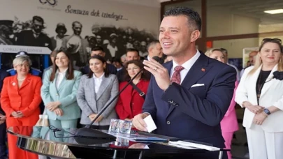 Başkan Sarıkurt ve Meclis Üyeleri Mazbatalarını Aldı