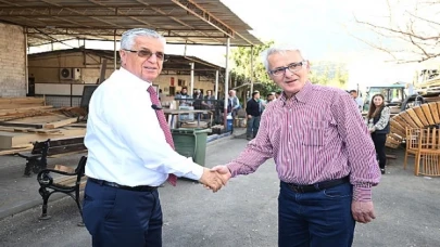 Başkan Topaloğlu belediye personeli ile bayramlaştı