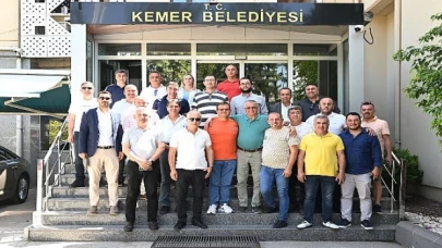 Başkan Topaloğlu, Kemer’deki acentecilerle bir araya geldi