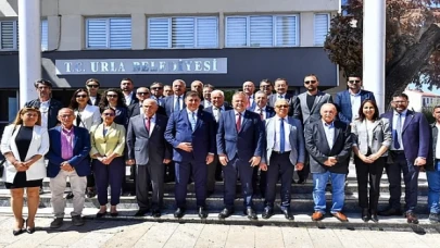 Başkan Tugay bayramın ilk günü Urla ve Çeşme’de yurttaşlarla buluştu